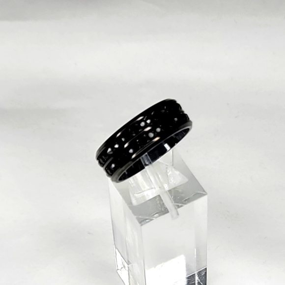 Double Row Titanium Ring - Picture 8 of 9